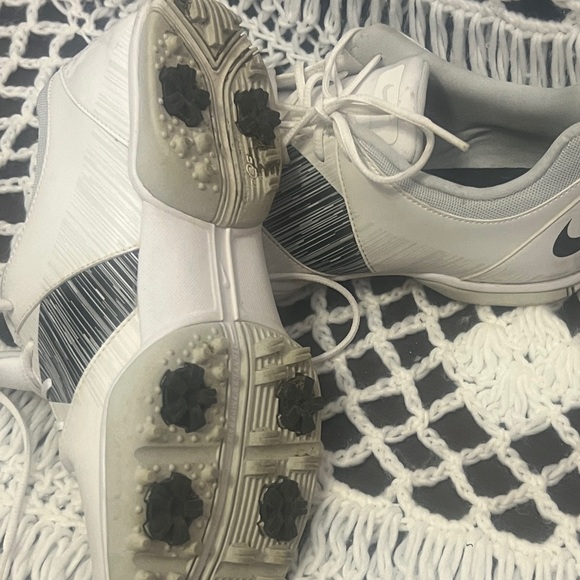 Nike Women’s Golf Shoe - Picture 1 of 3